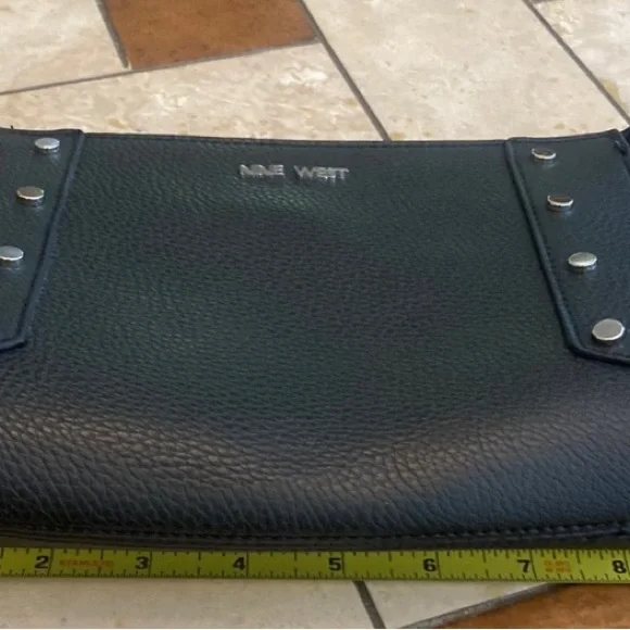 Nice West Small Crossbody Black NWT - Picture 4 of 7